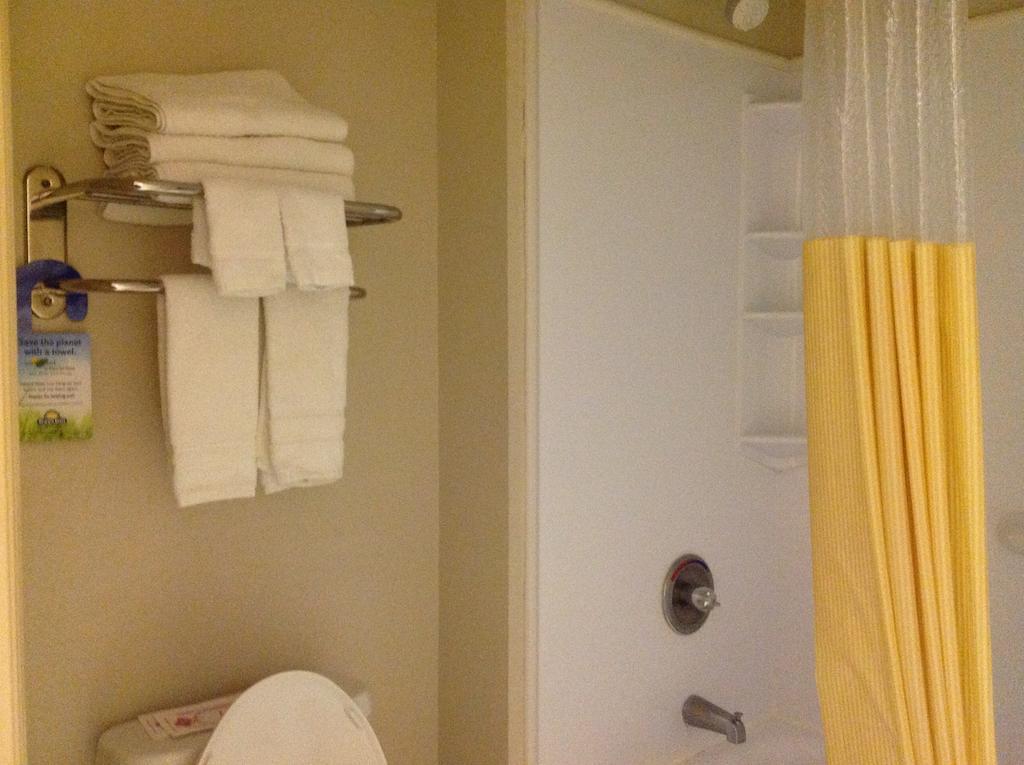 Days Inn - Chapel Hill Esterno foto