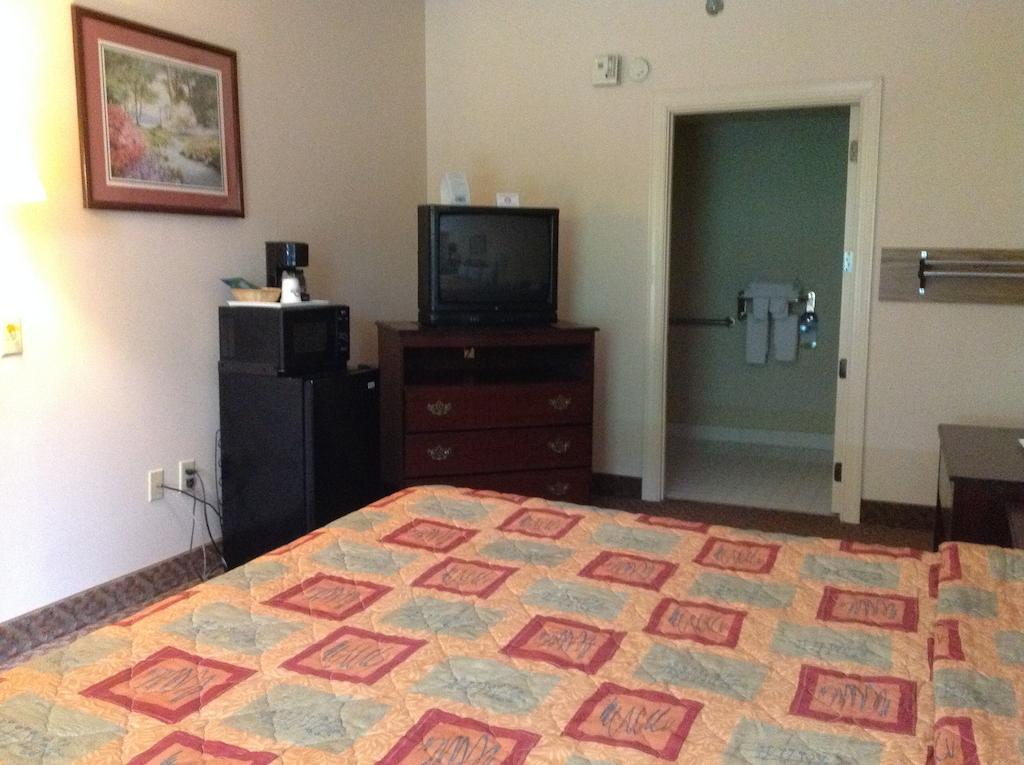 Days Inn - Chapel Hill Esterno foto