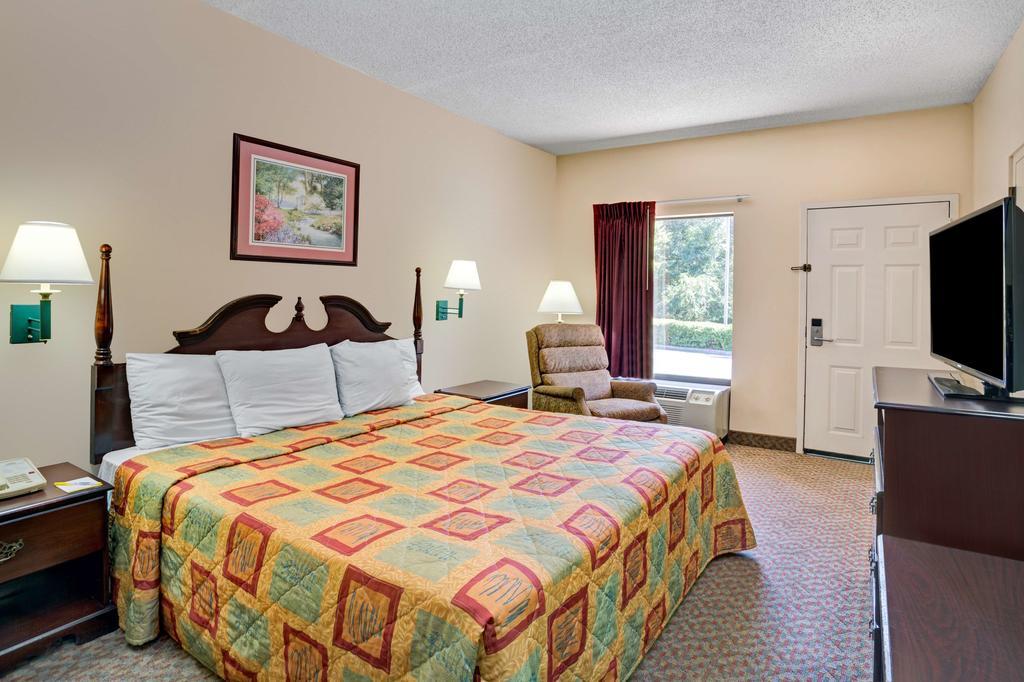 Days Inn - Chapel Hill Esterno foto