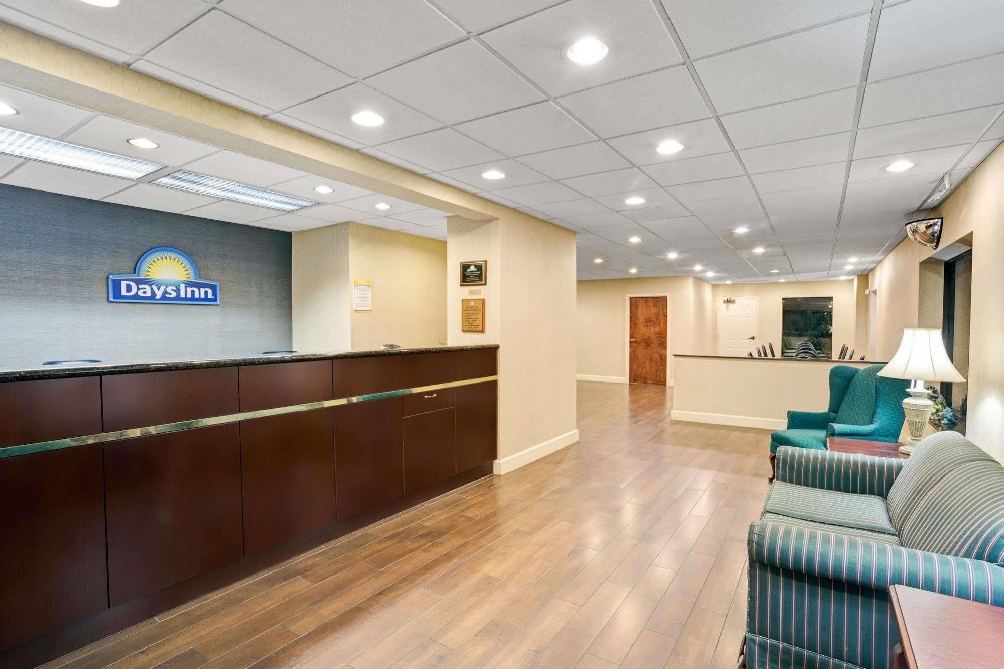 Days Inn - Chapel Hill Esterno foto
